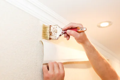 Pose de papier peint à Éguilly-sous-Bois — revêtements muraux et toiles de verre